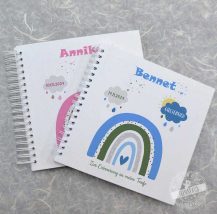 personalisierte Gästebücher mit Regenbogen rosa oder blau, Gästebuch für Taufe mit Fragen
