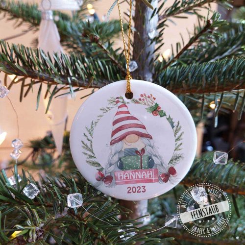 Anhänger Tannenbaum, personalisierter Keramikanhänger, Weihnachtsgnomin