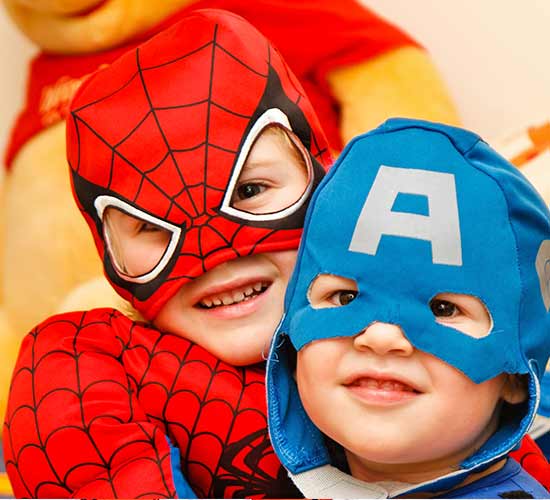 Kindergeburtstag feiern, Geburtstagsparty Superhelden